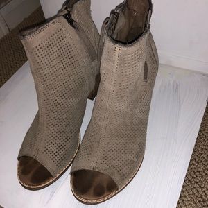 Toms Perforated Booties